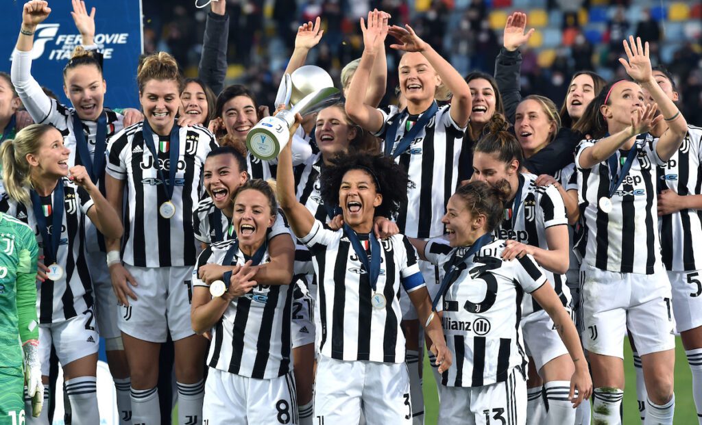 Juventus Women Anche La Supercoppa Nel Museo Del Club Foto