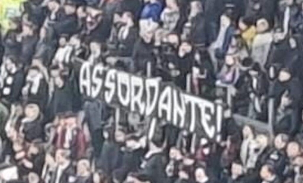 Curva Sud Juventus Con La Samp Spunta Uno Striscione Di Protesta Foto