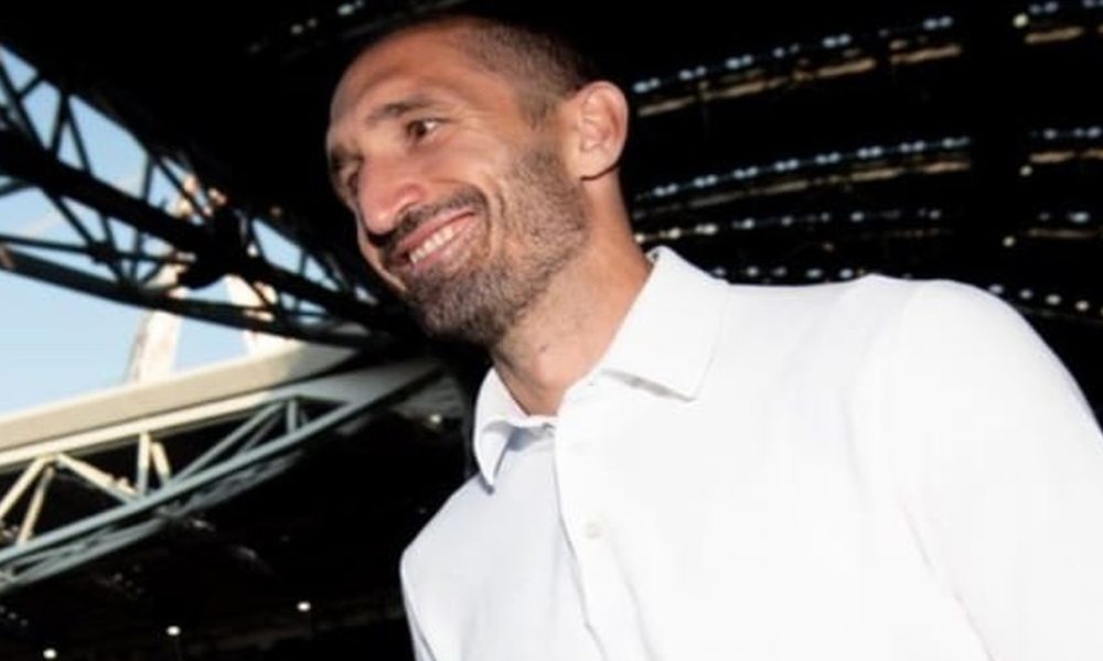 Chiellini FESTEGGIA Il Ritorno Alla Juve Di Nuovo A CASA