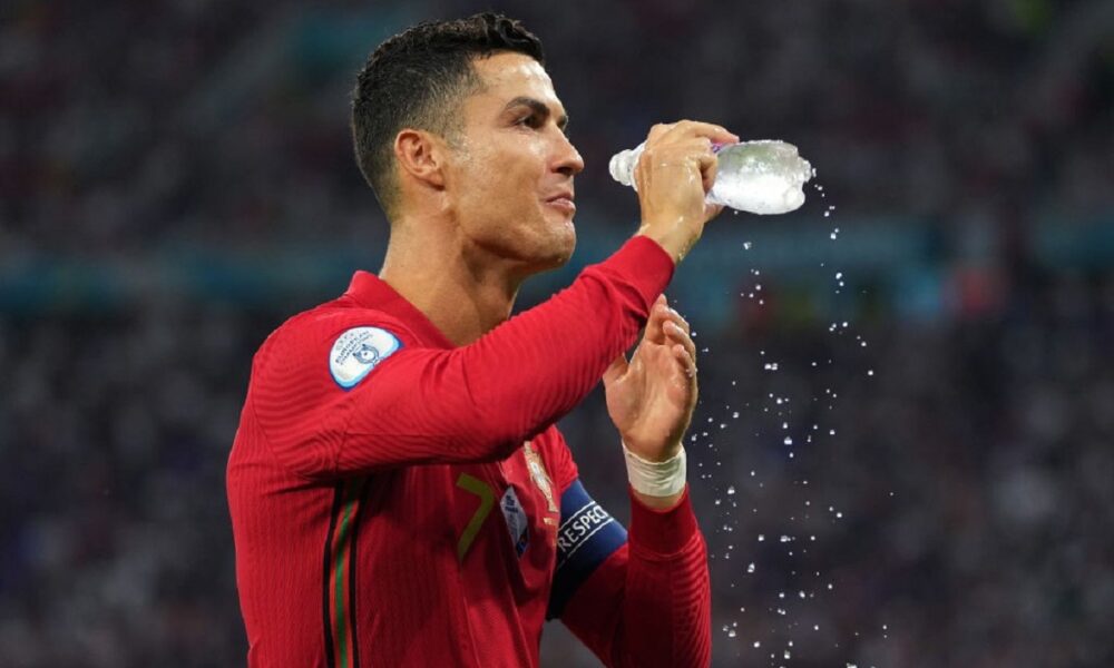 Ronaldo está de saída de Portugal e não jogará pelo Azerbaijão.  A razão