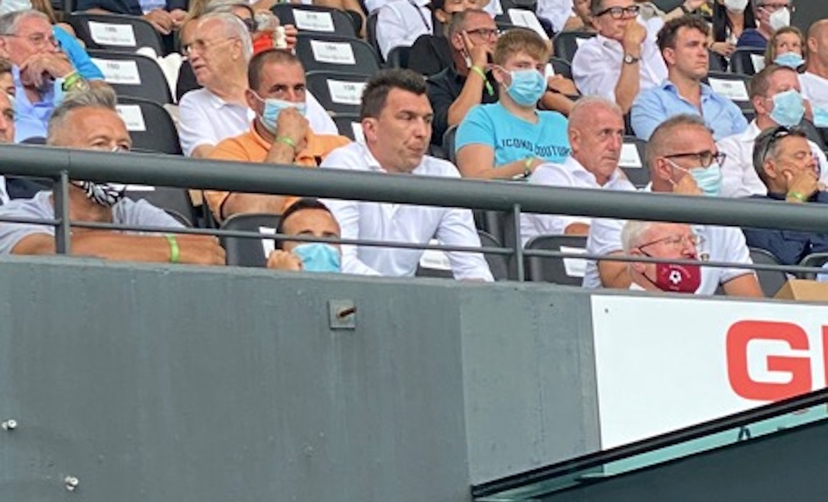 mandzukic tribuna