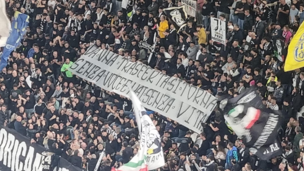 striscione juve