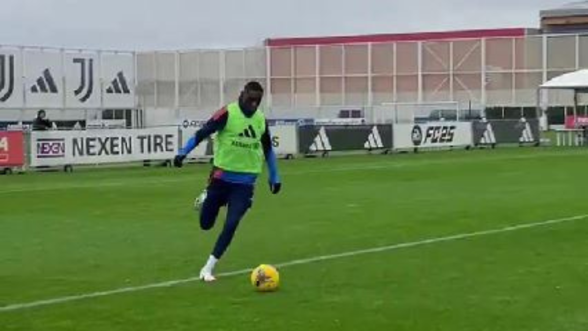 Kolo Muani Juve: l’attaccante francese al lavoro alla Continassa. Il VIDEO scatena i tifosi bianconeri