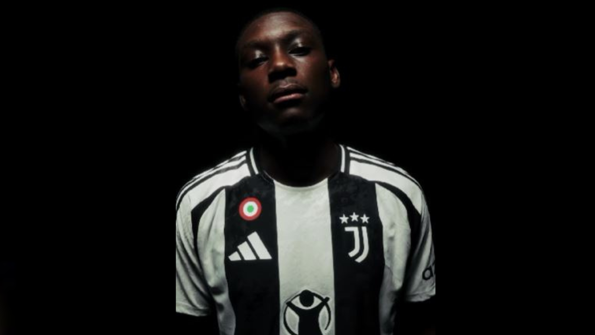 Kolo Muani, il benvenuto della Juve: «Lo volevate? Eccolo». Il messaggio del club bianconero infiamma i tifosi – VIDEO