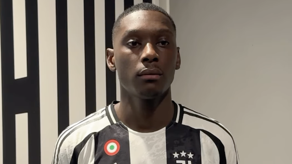 Kolo Muani fa impazzire i tifosi: «Quale trofeo vorresti vincere con la Juve? La Champions League». Poi nomina questo ex bianconero come suo idolo – VIDEO