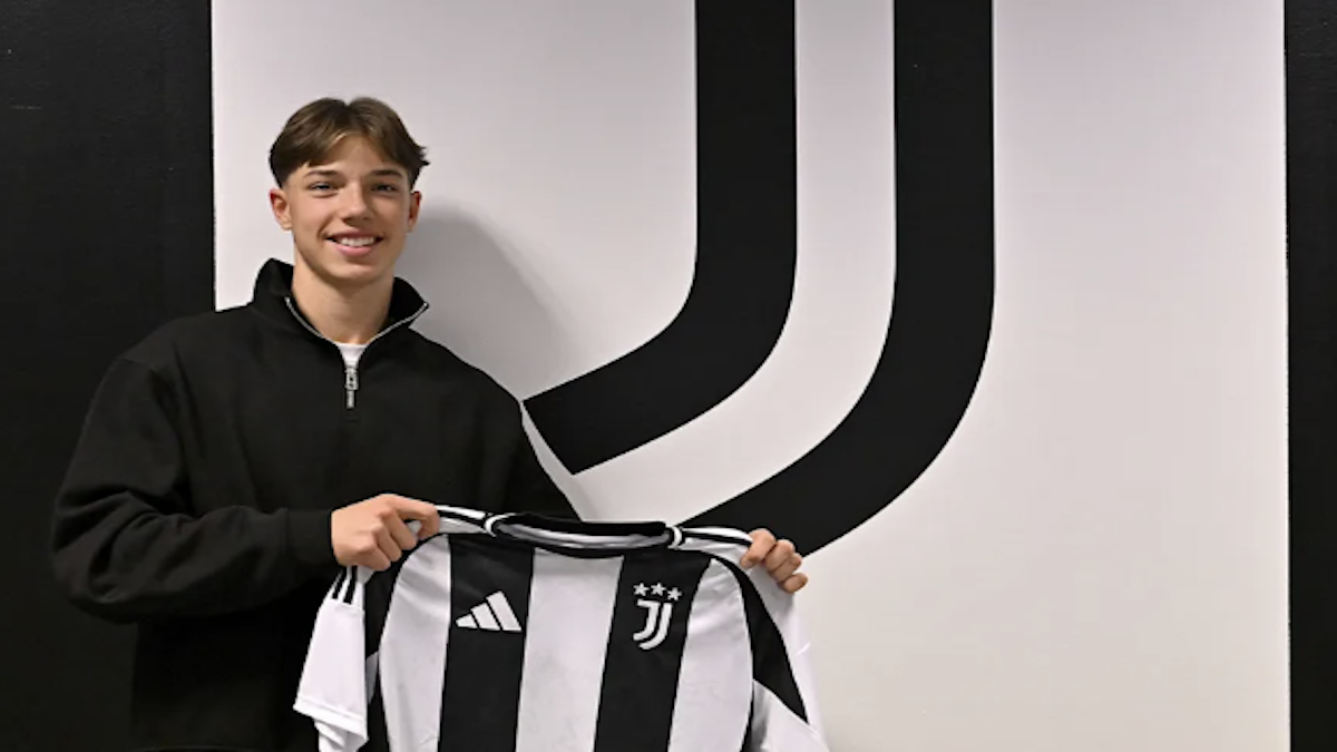 Mateo Santa Maria si presenta alla Juve: «Molto orgoglioso di poter far parte di questo grande club» – FOTO