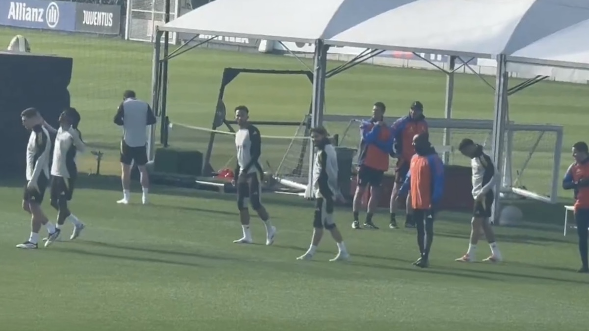 Allenamento Juve pre Psv: la rifinitura dei bianconeri alla vigilia dell’andata dei playoff di Champions – FOTO e VIDEO